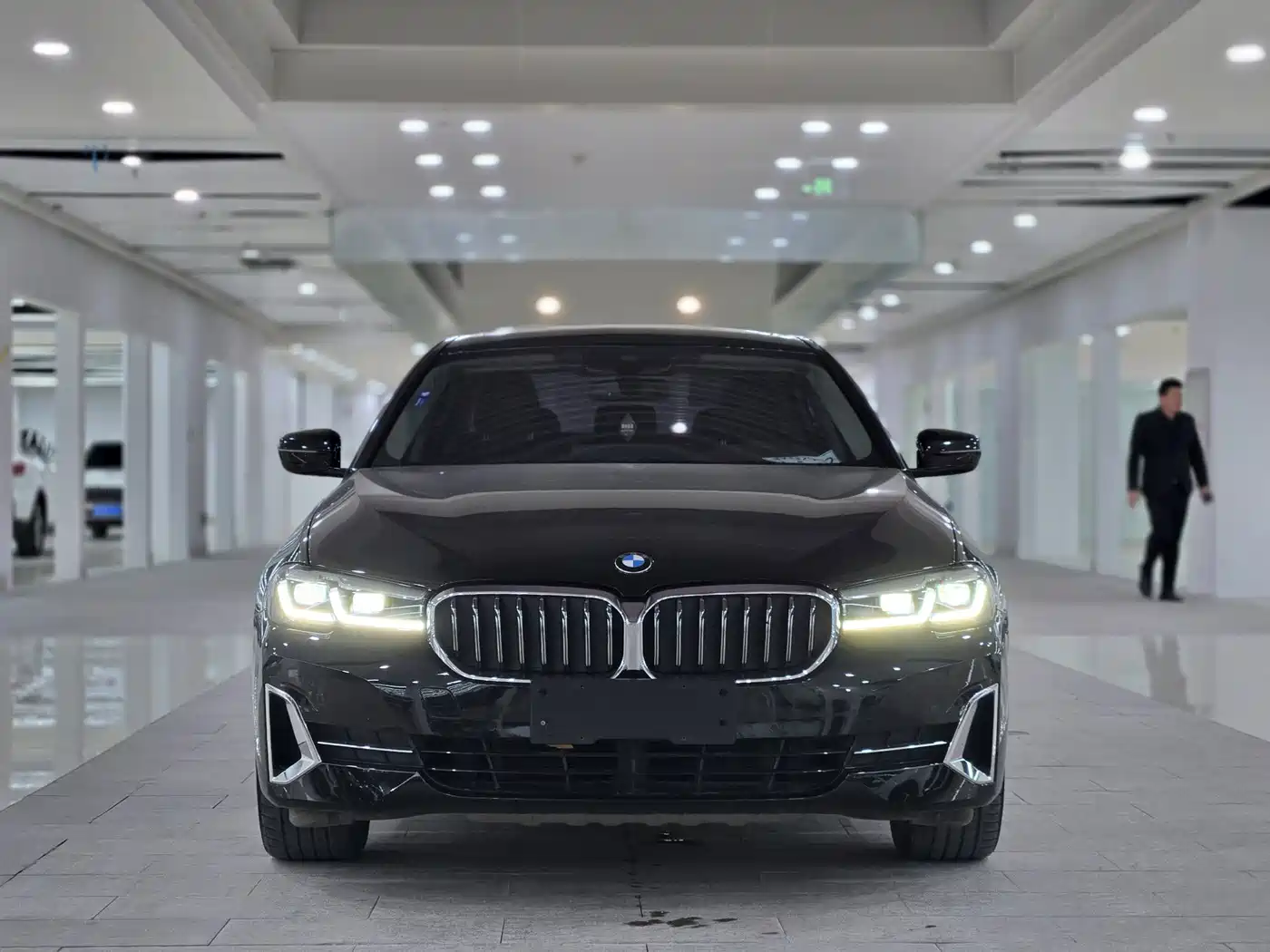 Фото 2 - BMW 5 Series
