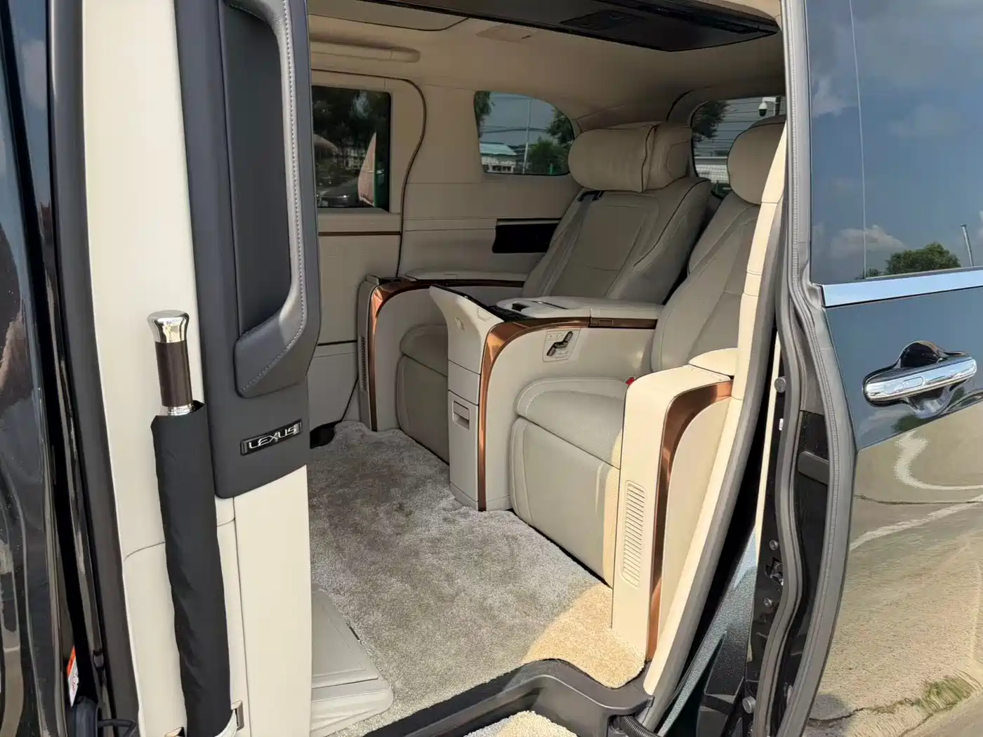 Lexus LM 2025 2025 Model 500h Four-Seater Imperial Edition