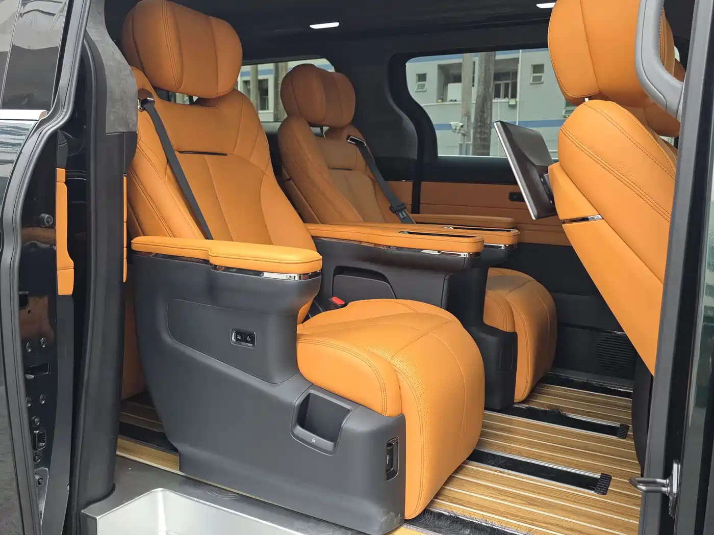 GEELY GALAXY WING TRUE L380