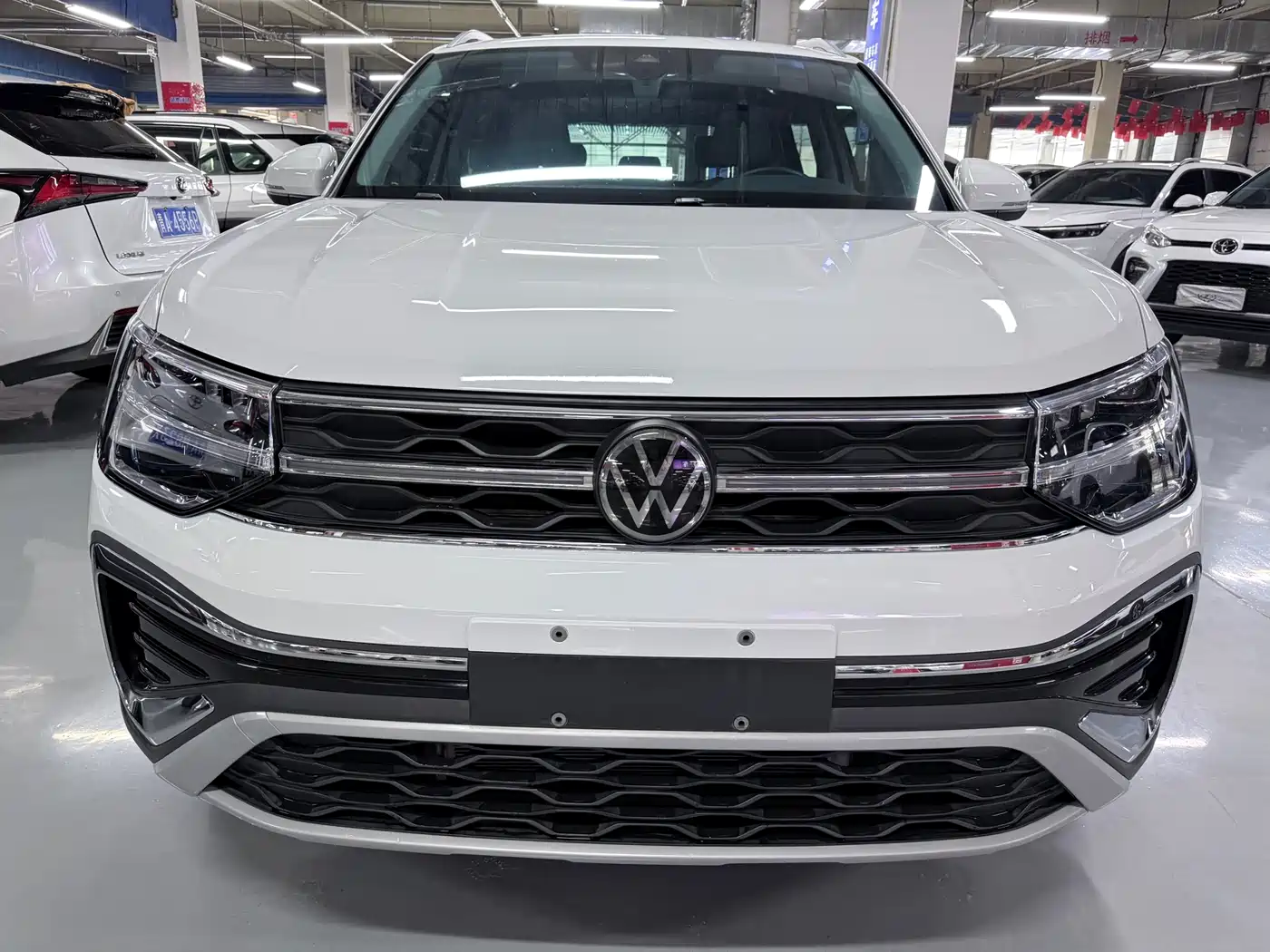 Volkswagen Tharu 2023 300TSI 2WD Moon Premium Edition фото 2