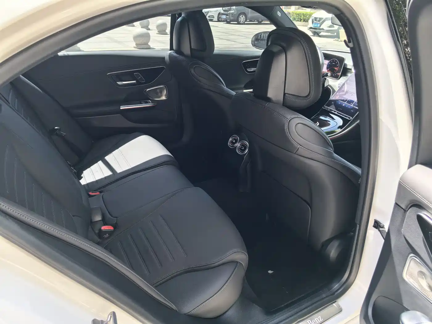 Mercedes-Benz C-Class 2024 Second Facelift C 260 L Night Edition Sport фото 16