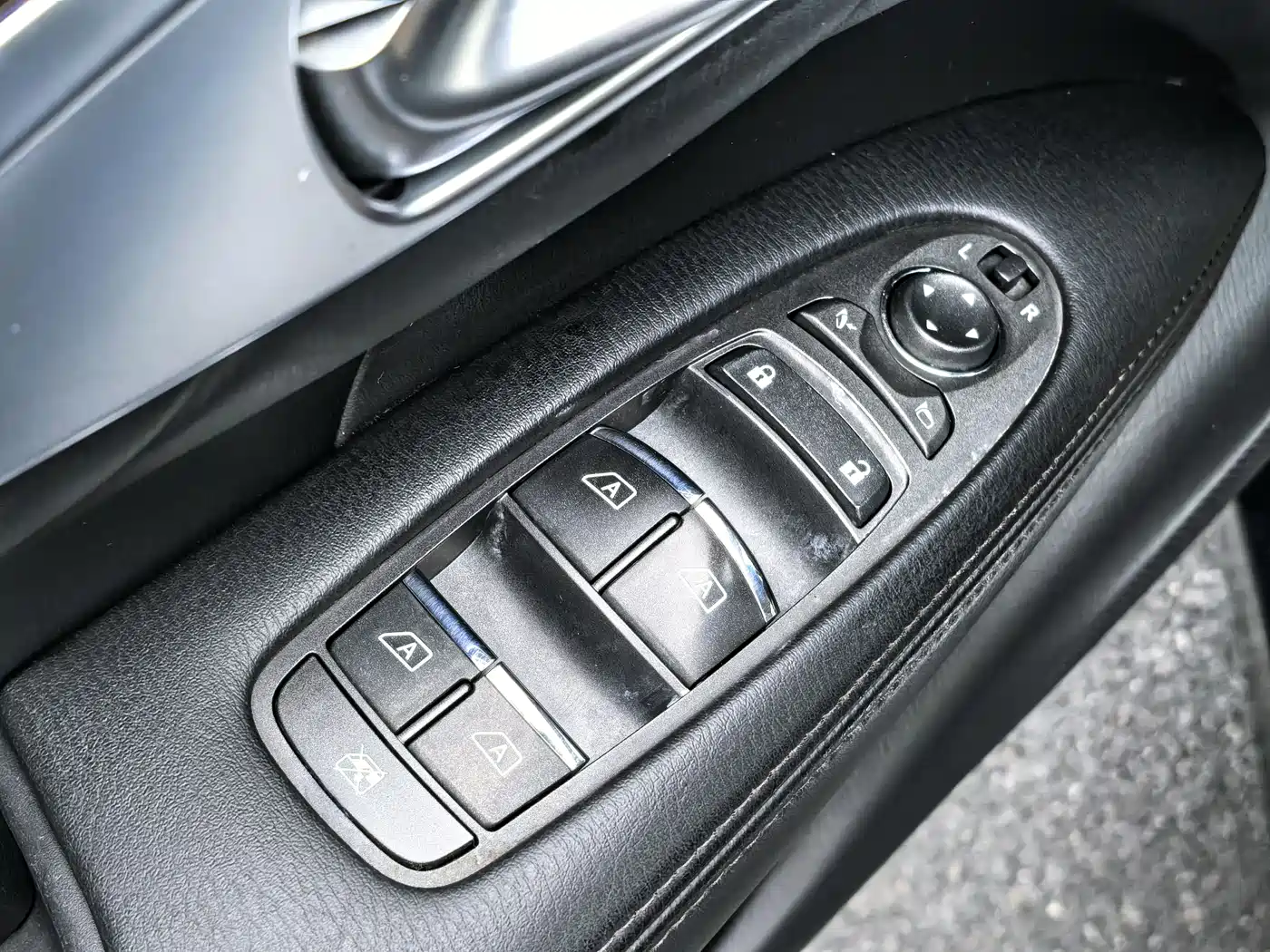 Infiniti Q70 2015 Q70L 2.5L Enjoyment Edition фото 22