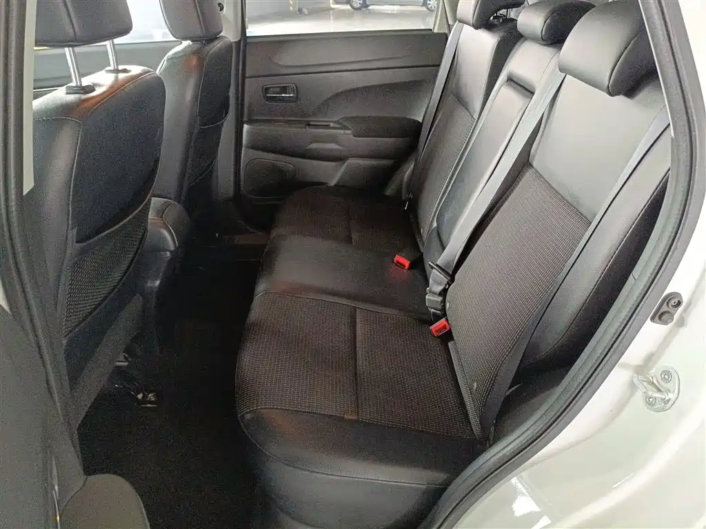 Peugeot 4008 (Import) 2013 2.0L 4WD Fashion фото 13