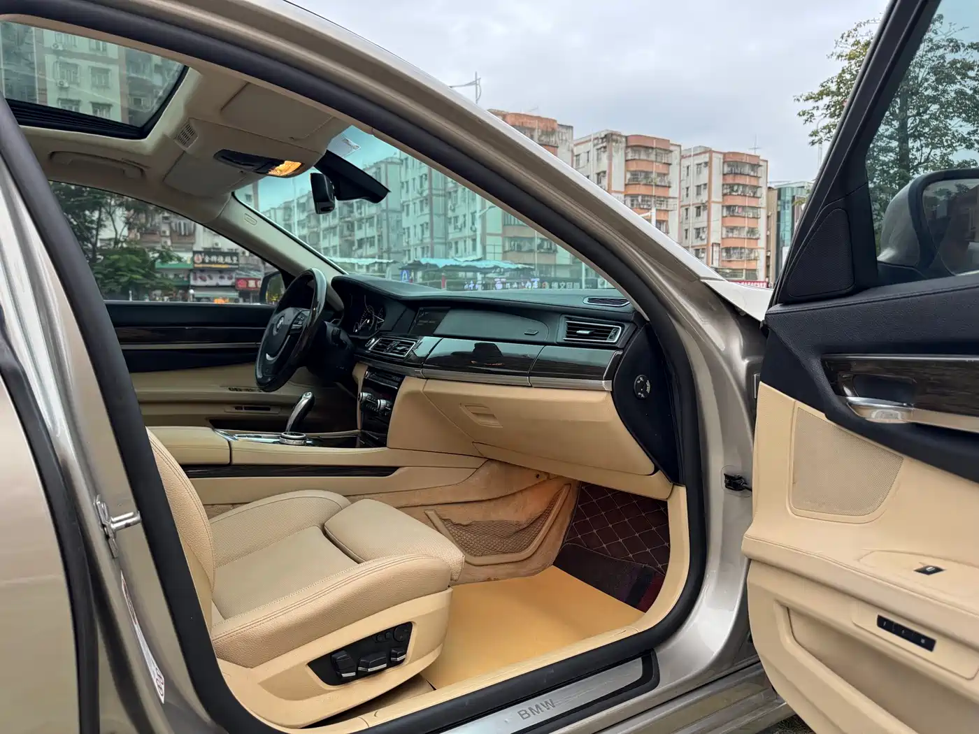 BMW 7 Series 2011 730Li Elegance фото 12