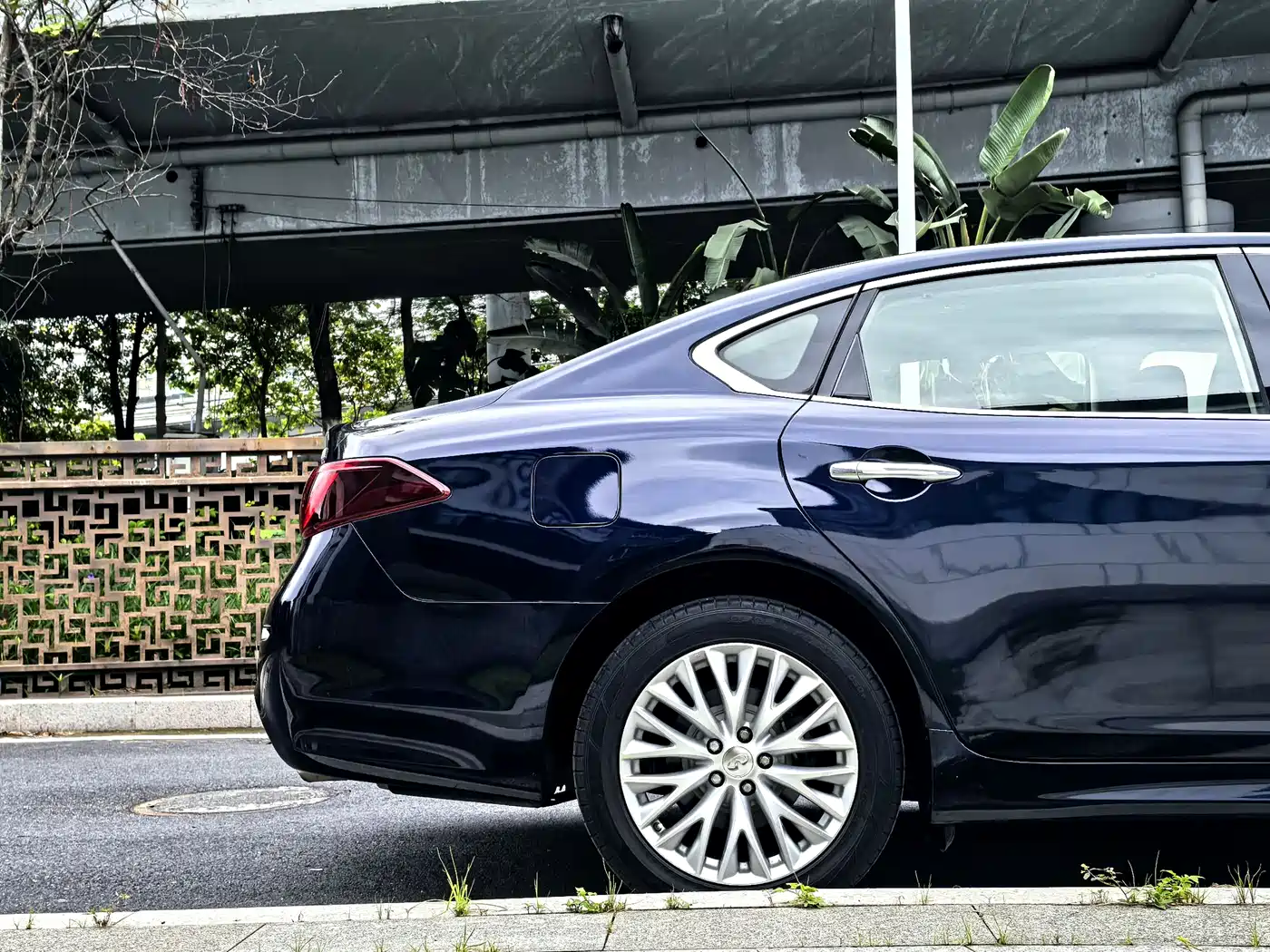 Infiniti Q70 2015 Q70L 2.5L Enjoyment Edition фото 12