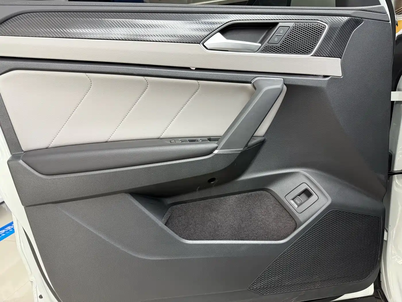 Volkswagen Tayron 2024 330TSI 2WD Luxury Plus Advanced фото 5