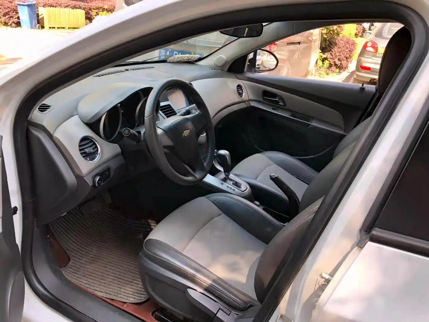 Chevrolet Cruze 2013 Model 1.8L SX AT фото 5