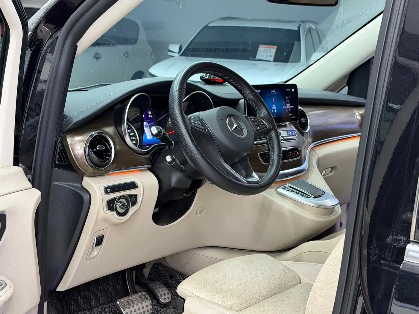 Mercedes-Benz V-Class 2022 V 260 Prestige Edition фото 4