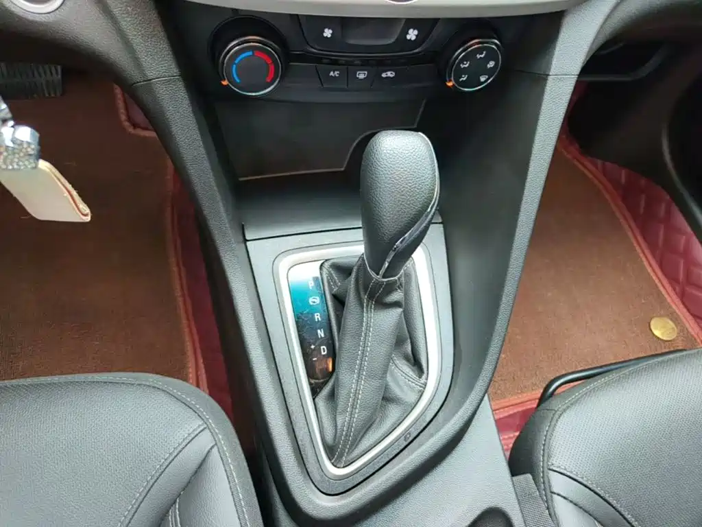 Фото 14 - Buick Excelle