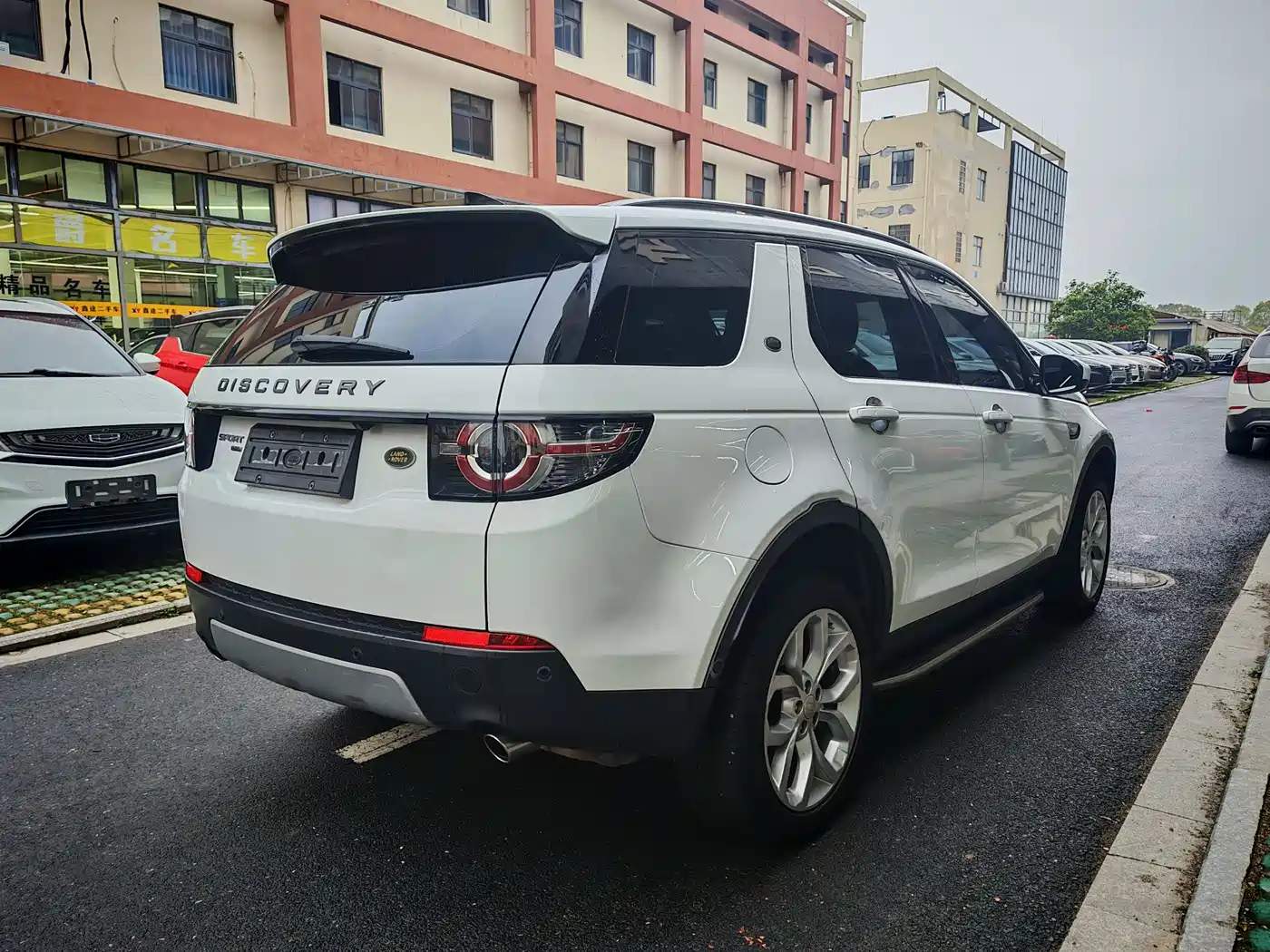 Land Rover Discovery Sport 2019 240PS HSE Edition China V фото 8