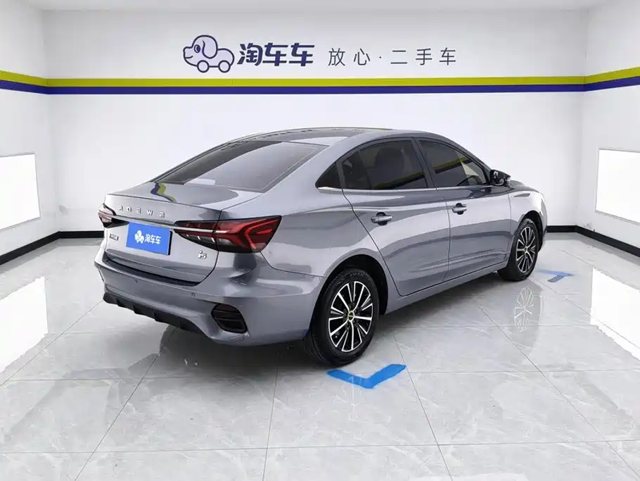Фото 3 - Roewe i5