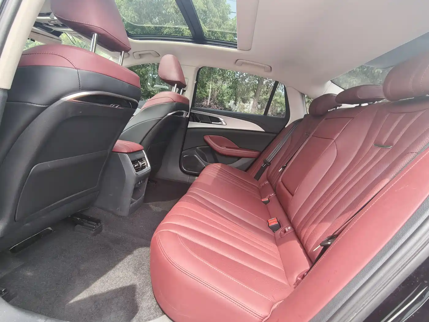 Hongqi H5 2023 1.5T DCT Smart Connect Joy Edition фото 6