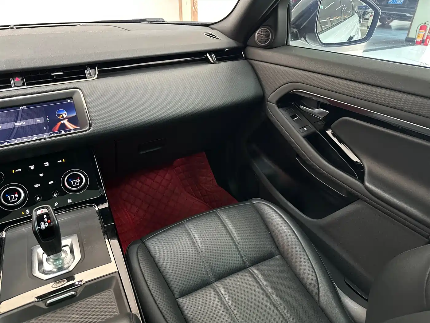 Land Rover Range Rover Evoque 2020 249PS R-DYNAMIC S Sport Edition фото 13