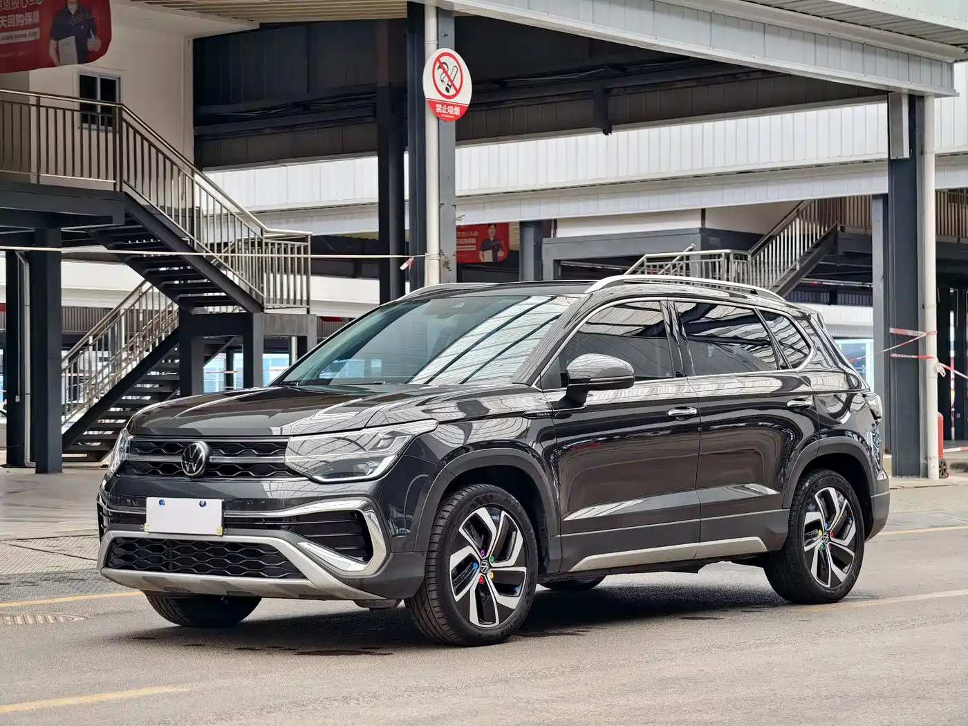 Volkswagen Tharu 2023 300TSI 2WD Full Moon Edition