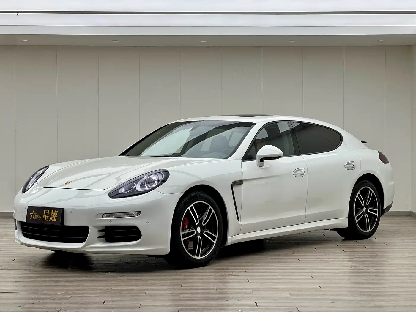 Porsche Panamera 2014 Panamera 3.0T фото 29