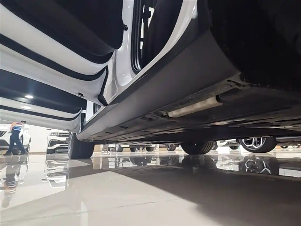BYD Qin L 2024 DM-i 120KM Leading фото 22