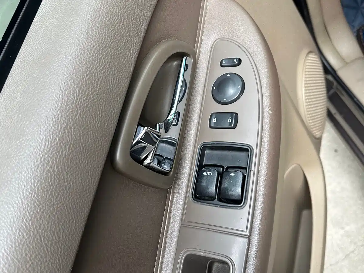 Buick GL8 2014 2.4L Classic Edition фото 10