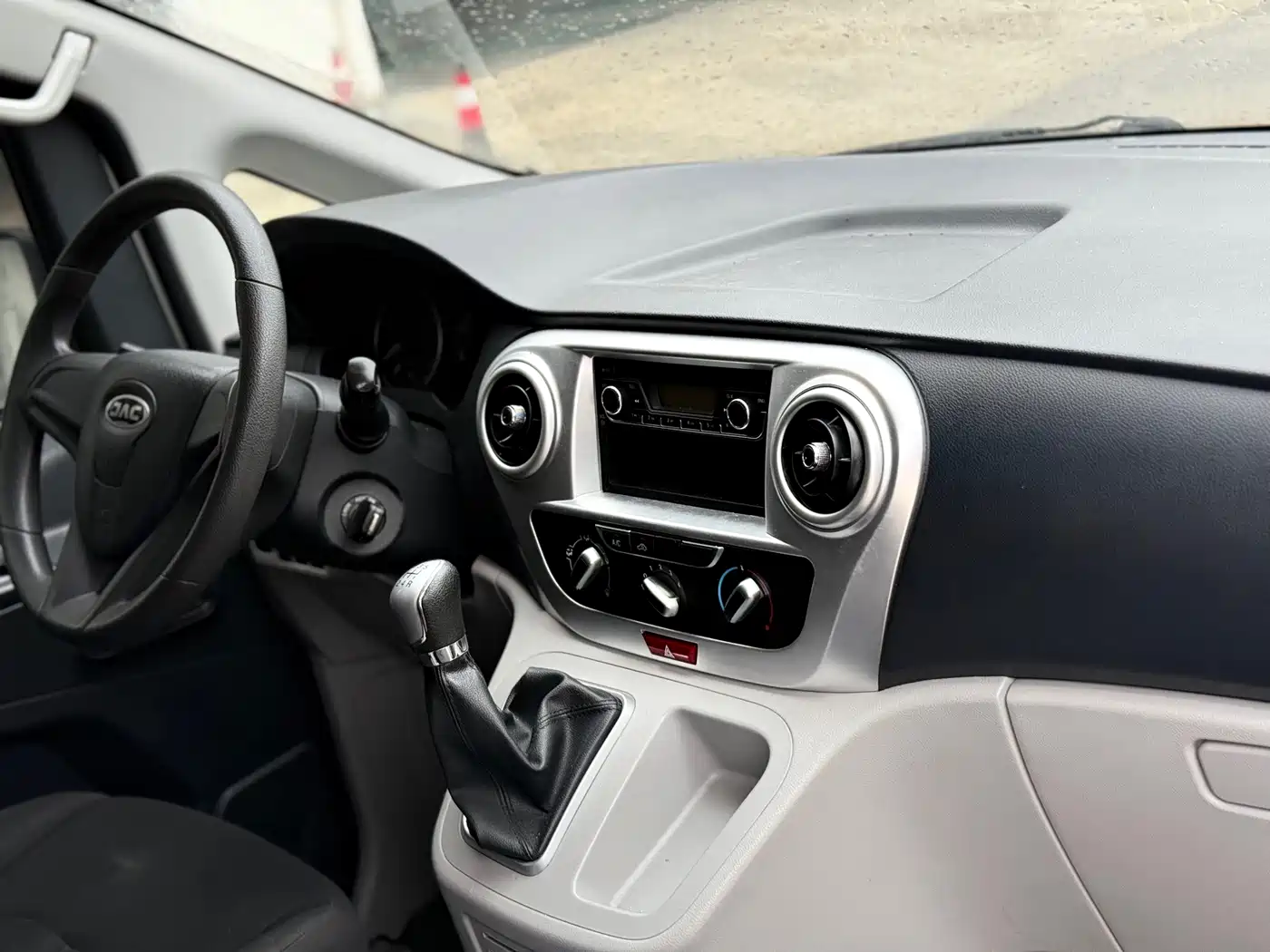 JAC Refine M3 2023 2023 1.8L 7/8-seater Elite Edition