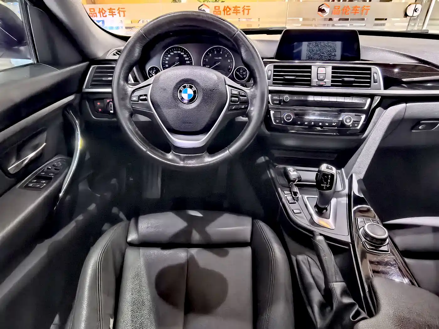 BMW 3 Series GT 2019 320i Fashion Model фото 12