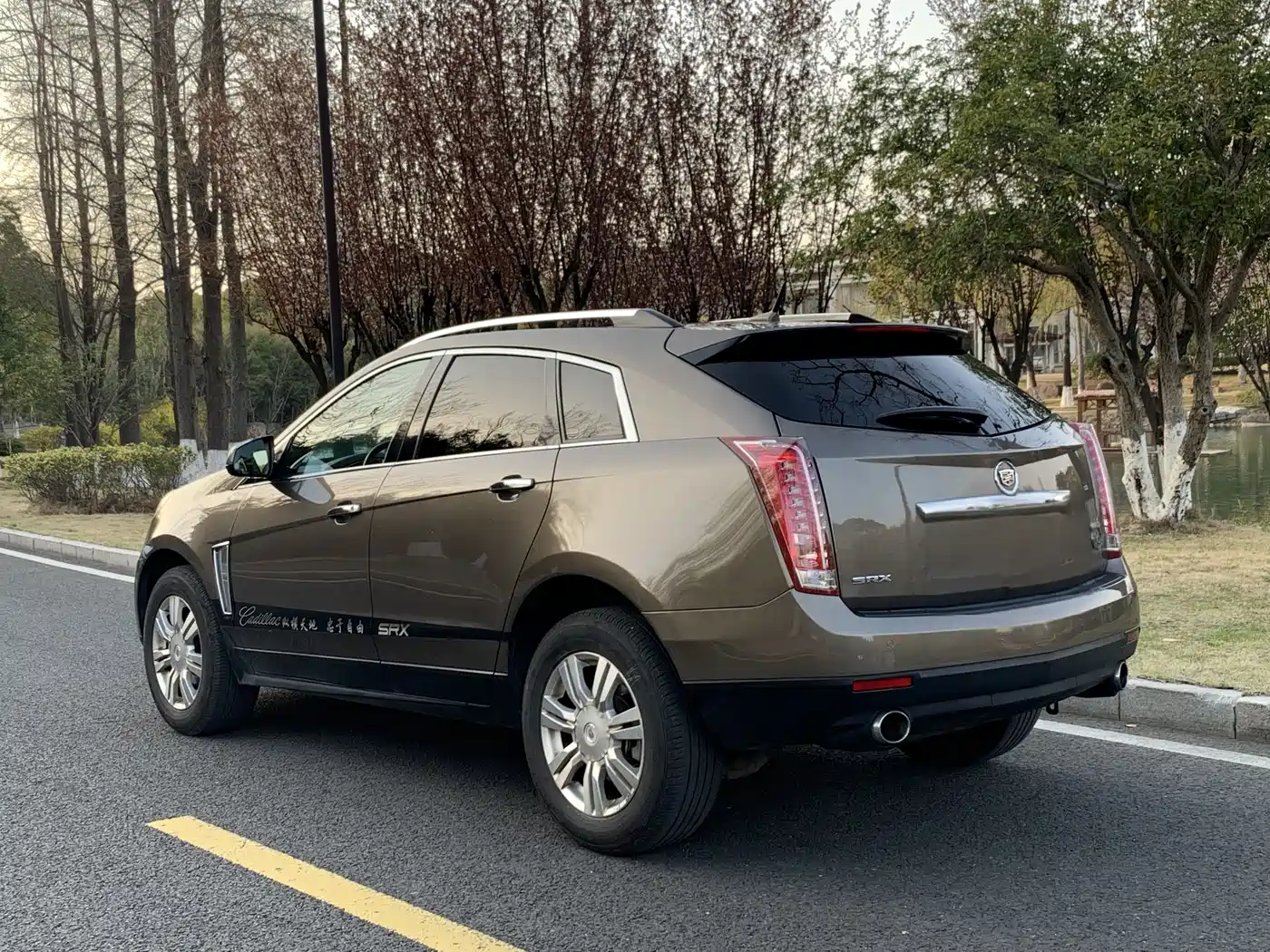 Cadillac SRX 2015 3.0L Elite фото 4