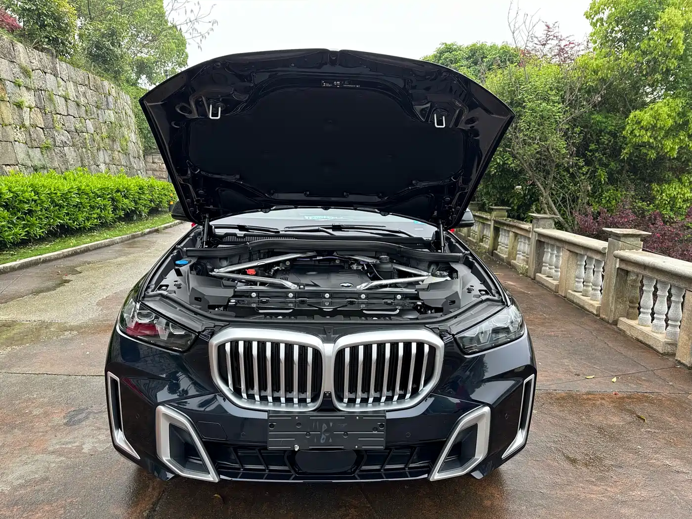 BMW X5 2025 Model xDrive 30Li Exclusive M Sport Blackout Package фото 13
