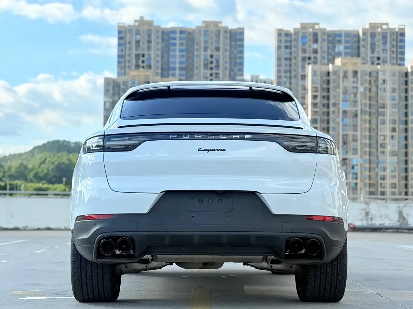 Photo 11 - Porsche Cayenne