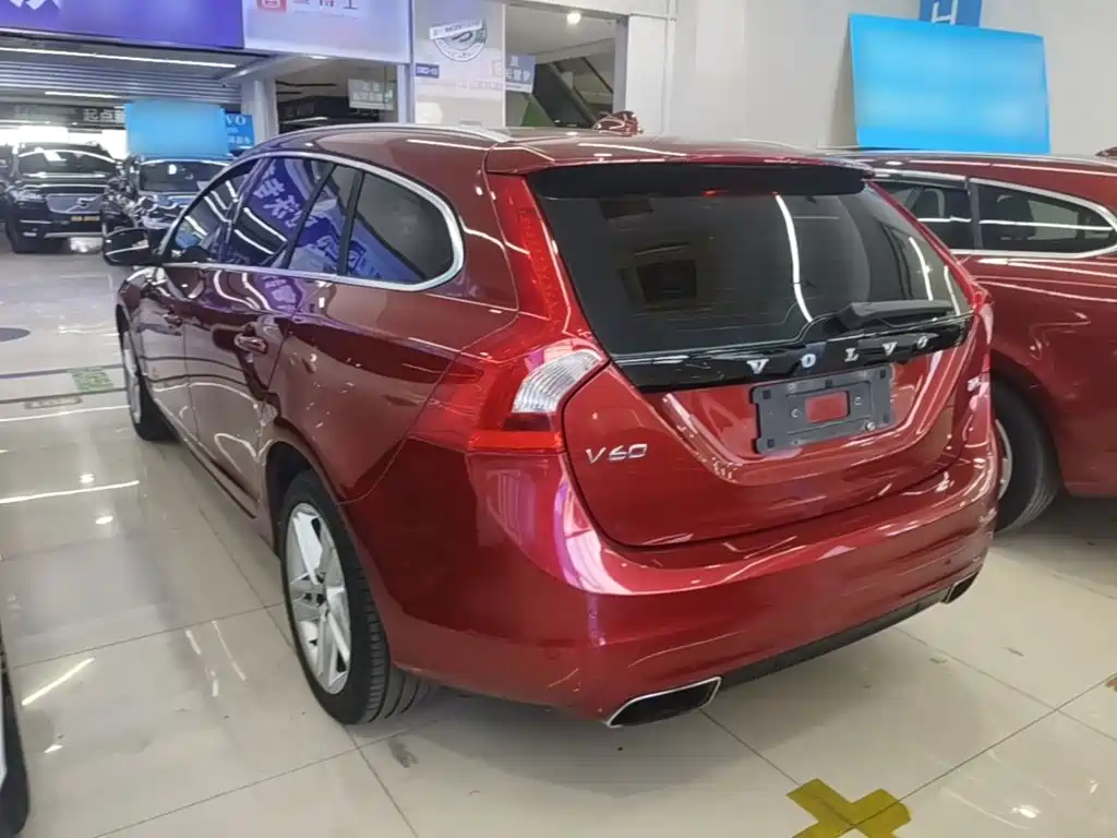 Фото 5 - Volvo V60
