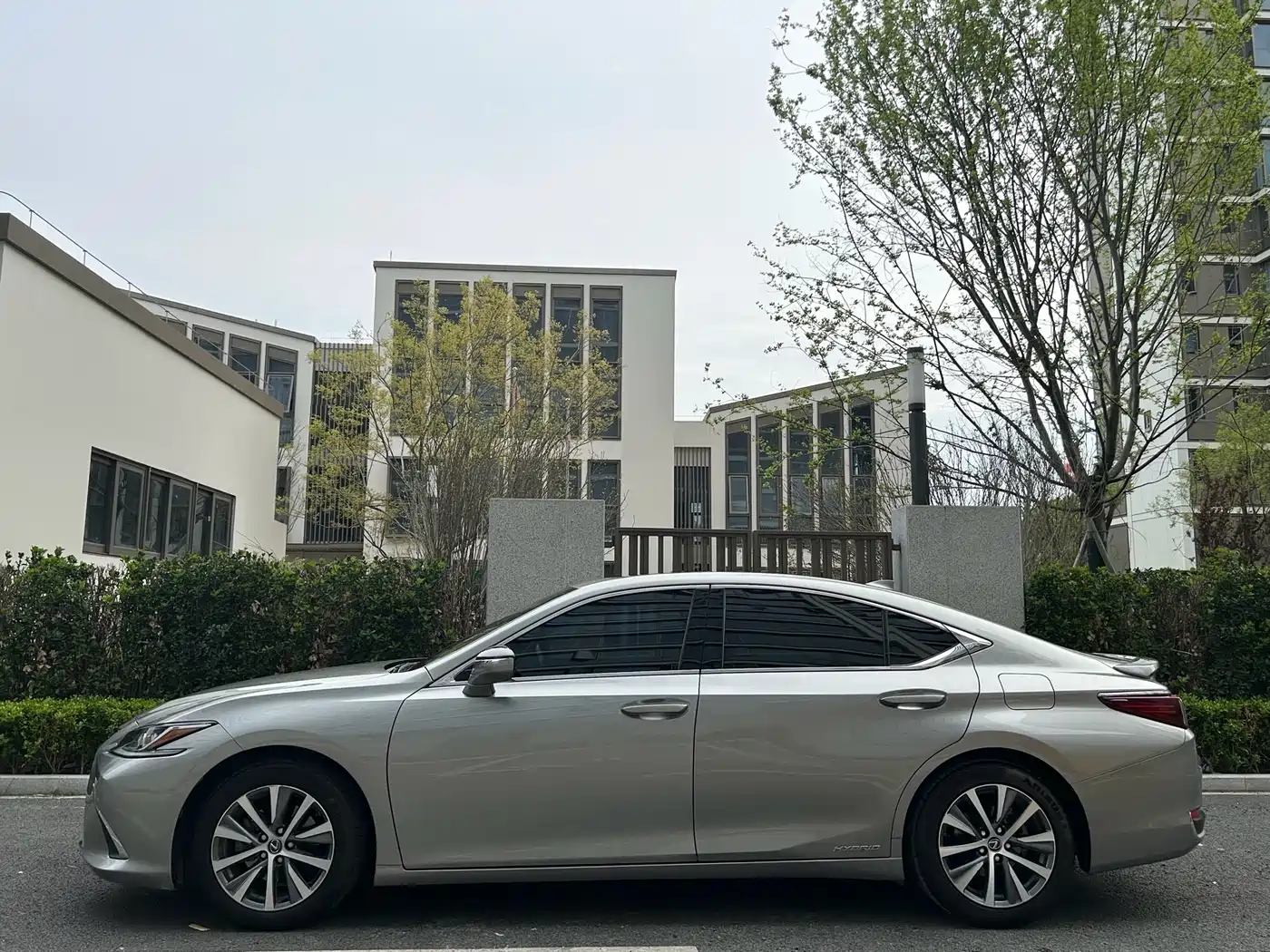 Lexus ES 2018 300h Excellence Edition China V фото 4