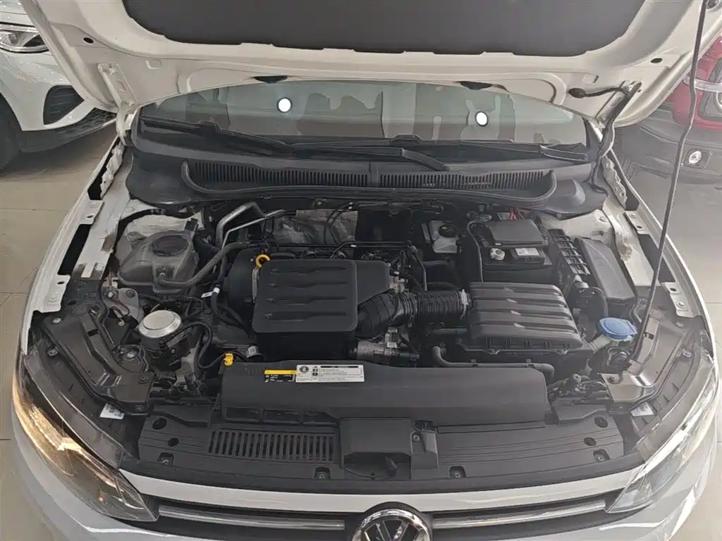 Volkswagen Polo 2019 Plus 1.5L Automatic Colorful Tech Edition фото 20