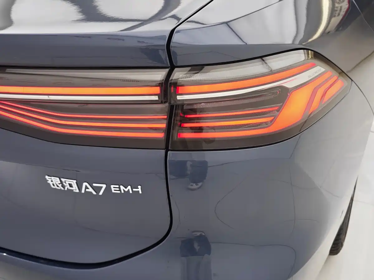 Geely Galaxy Galaxy A7 2025 EM-i фото 21