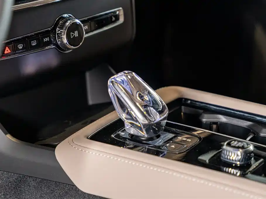 VOLVO XC90 PLUG IN HYBRID