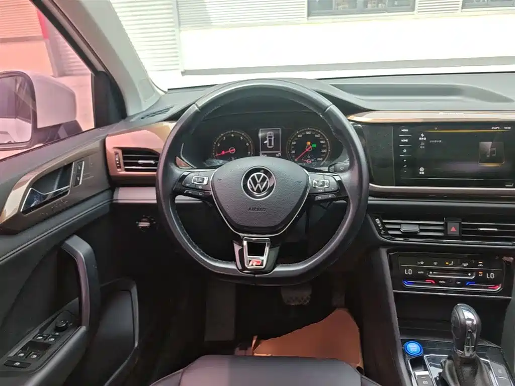 VOLKSWAGEN TUYUE
