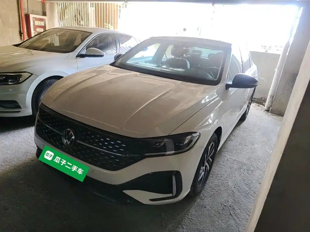 Volkswagen Lavida 2024 Model 300TSI DSG Starlight Leading Edition