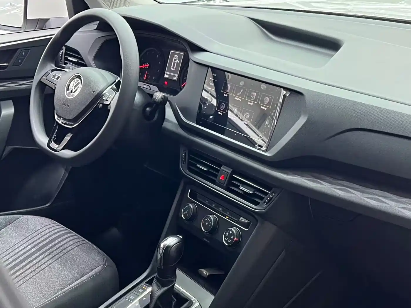 Volkswagen Tharu 2021 Model 280TSI 2WD Trend Edition фото 17
