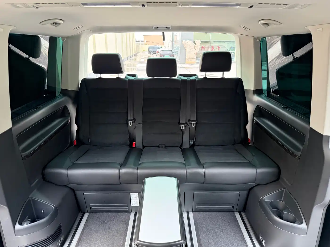 Volkswagen Multivan 2019 2018 2.0TSI 4WD Explorer Edition 7-Seater