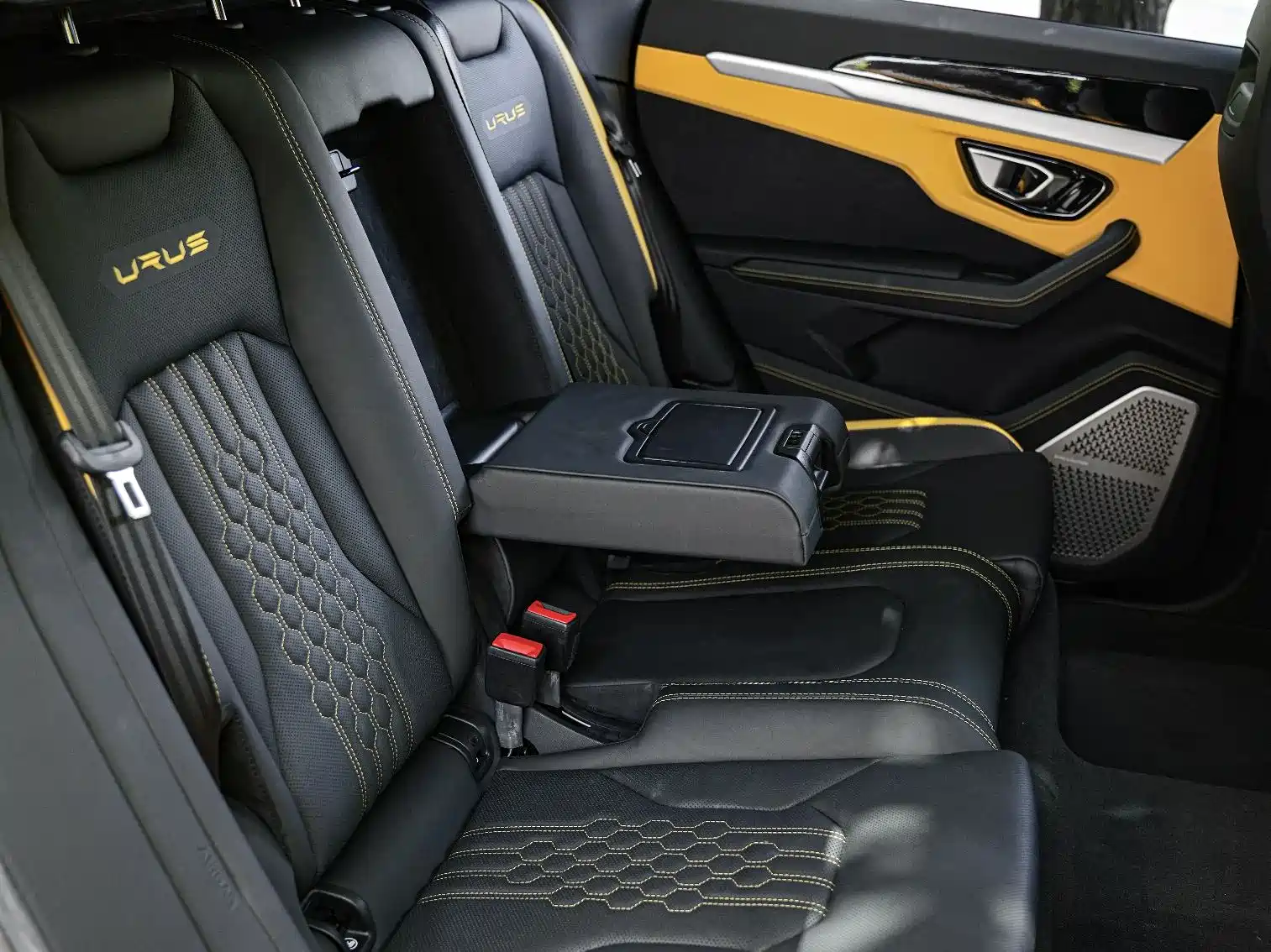 Фото 18 - Lamborghini Urus