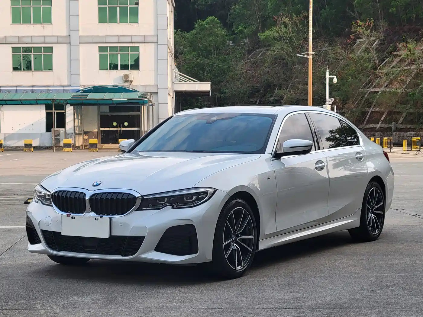 BMW 3-SERIES