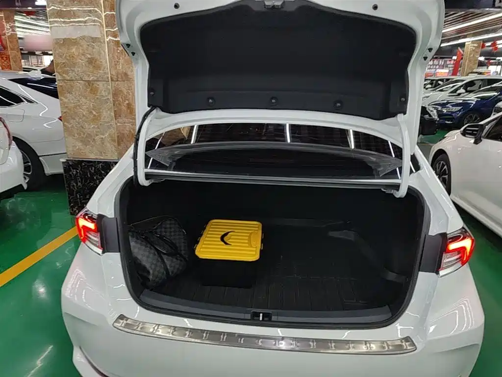 Toyota Corolla 2023 1.8L Smart Hybrid Dual Engine Pioneer Edition фото 19