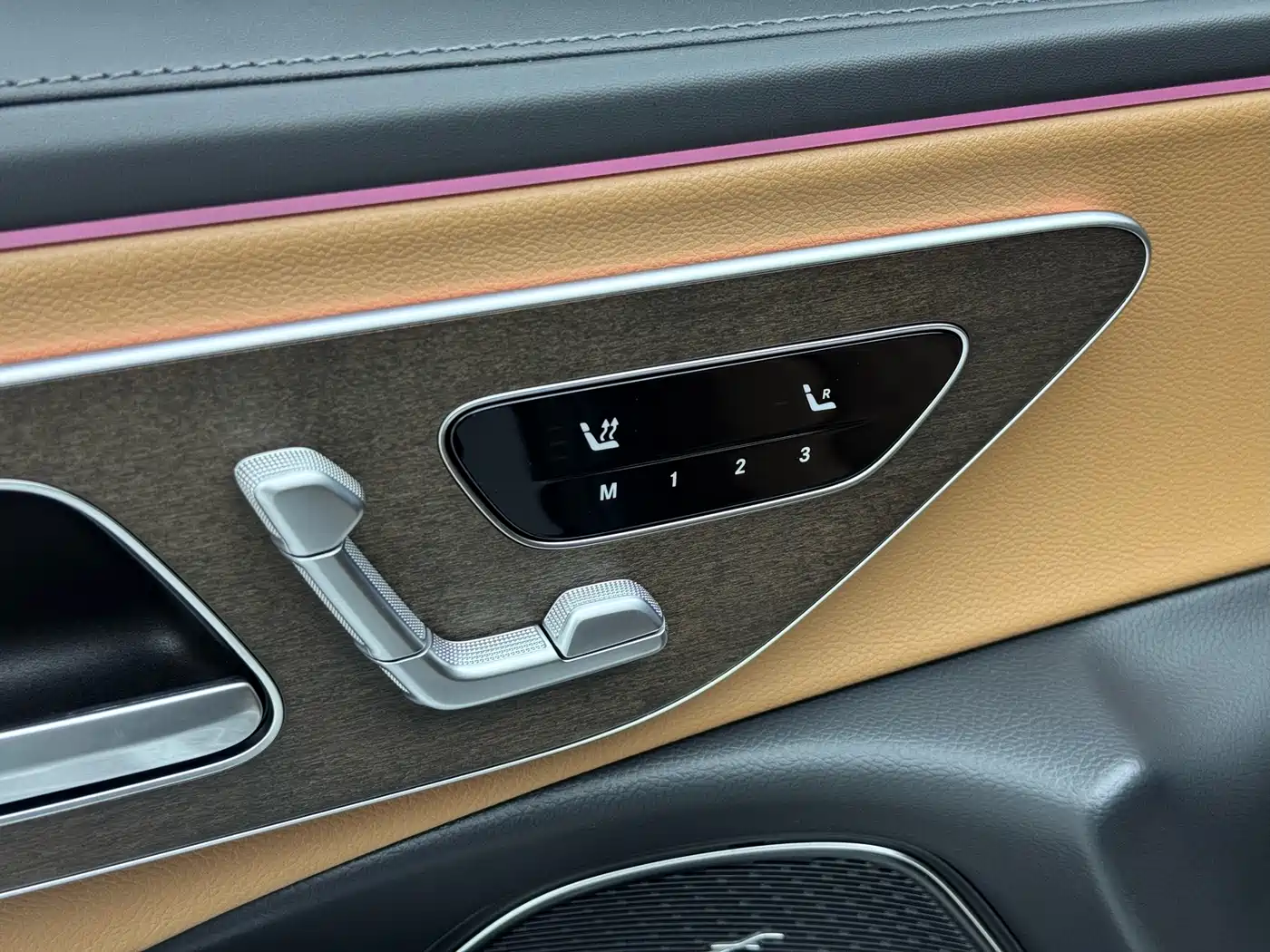Mercedes-Benz E-Class 2024 E 300 L Fashion фото 12