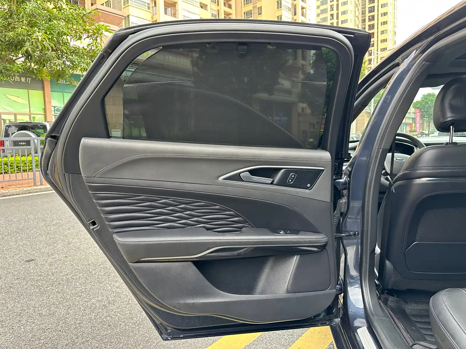 Фото 27 - Ford Taurus