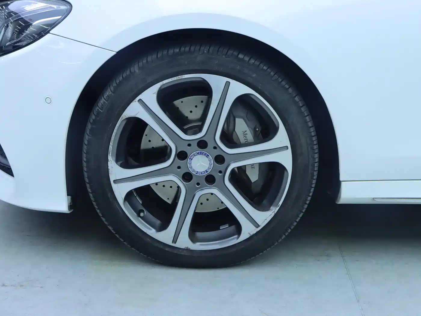 Mercedes-Benz E-Class 2017 E 320 L Sport 4MATIC фото 4