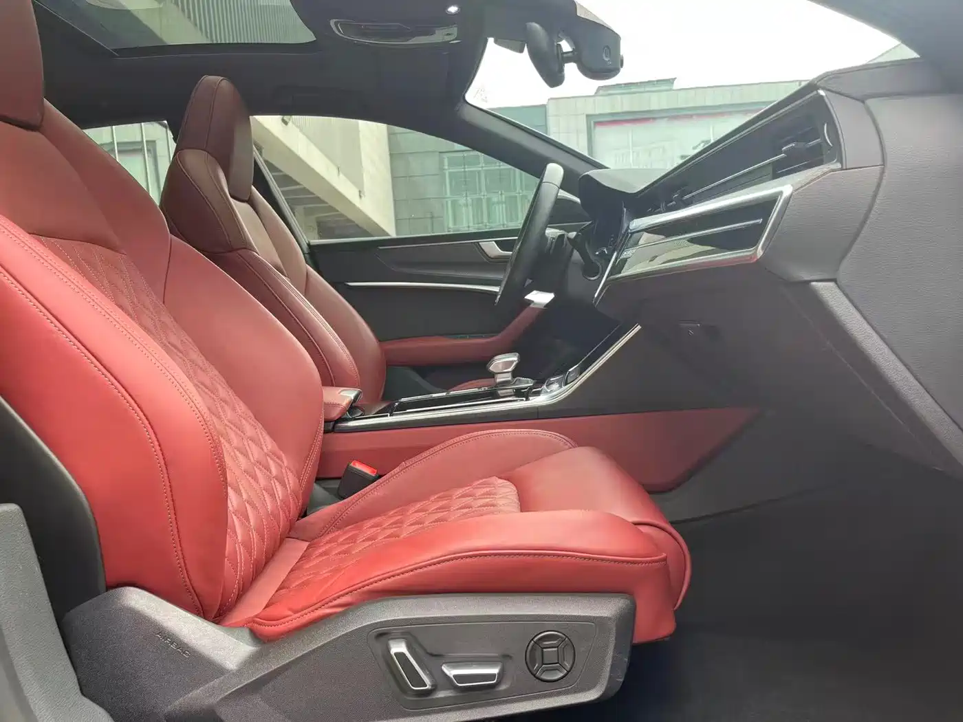 Фото 7 - Audi A7L