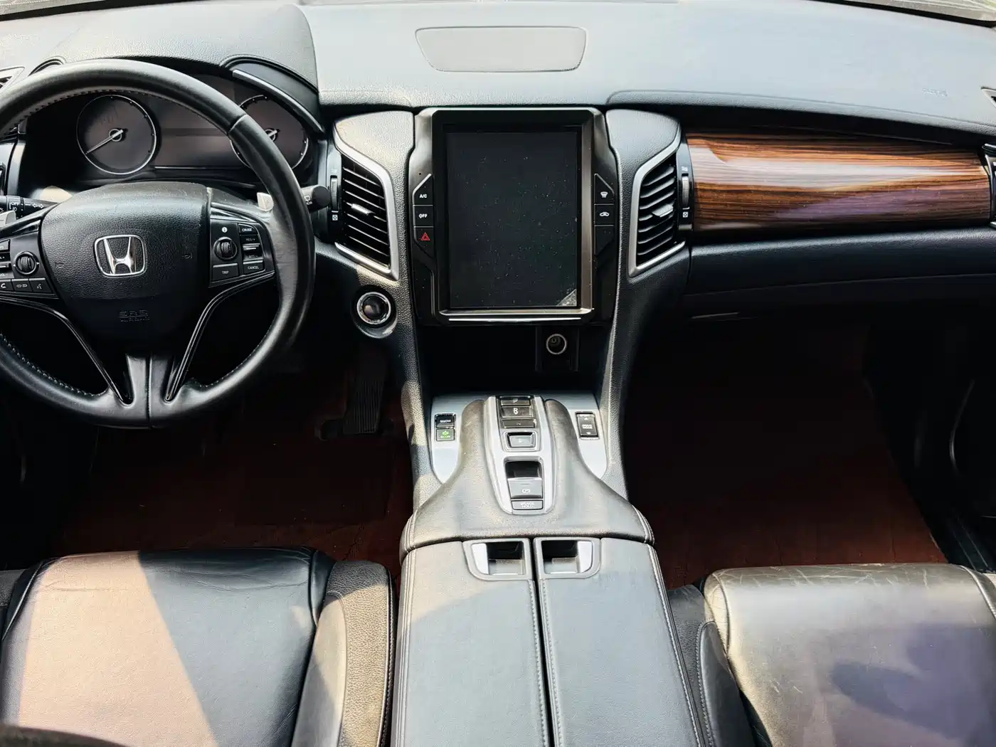 Фото 8 - Honda Avancier