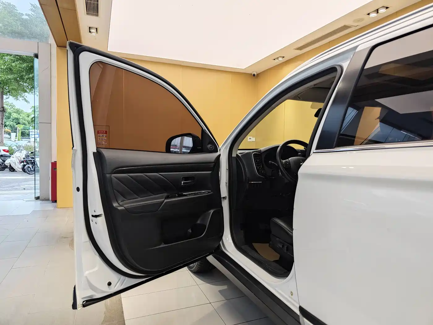 Mitsubishi Outlander 2019 2.4L 4WD Deluxe Edition 5-Seater China VI фото 8