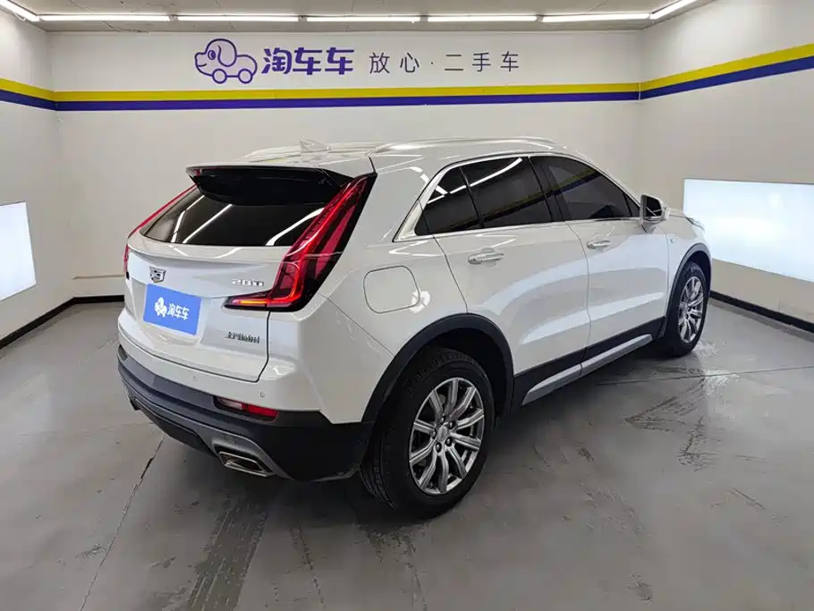 صورة 3 - Cadillac XT4