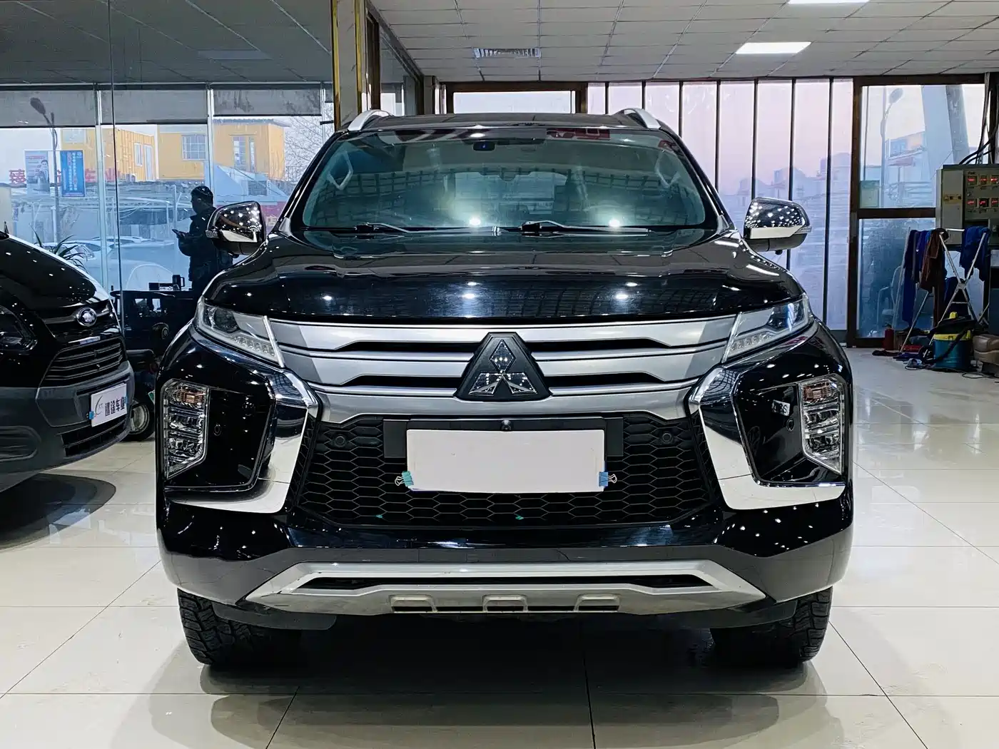 Mitsubishi Pajero Sport (Import) 2020 3.0L Luxury Edition фото 3
