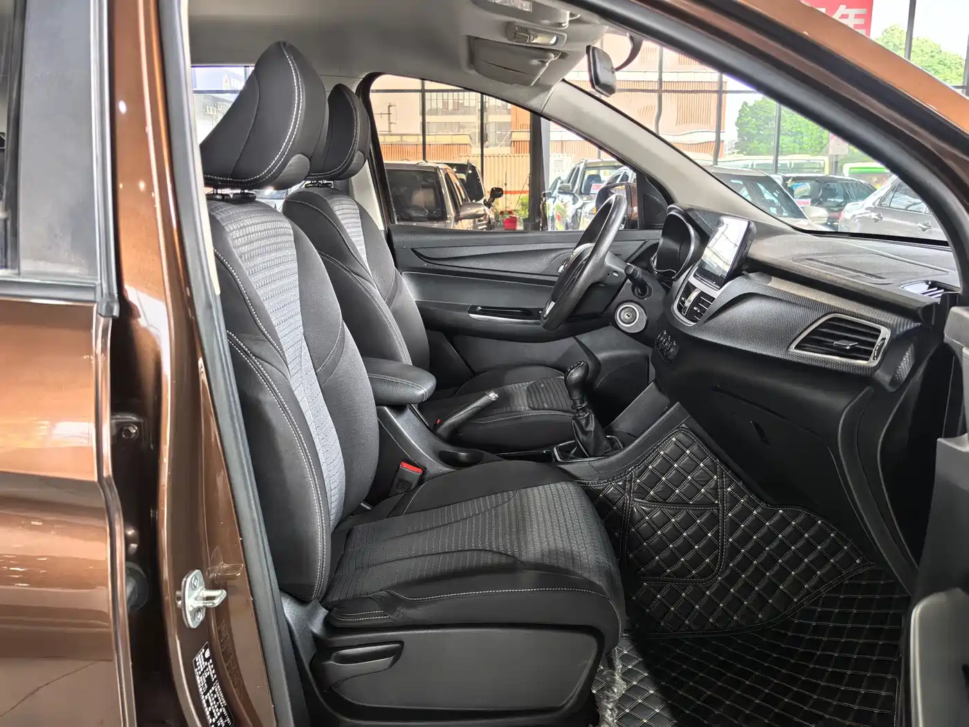 Baojun 730 2019 2019 1.5L Manual Fashion Version 7-Seater China V