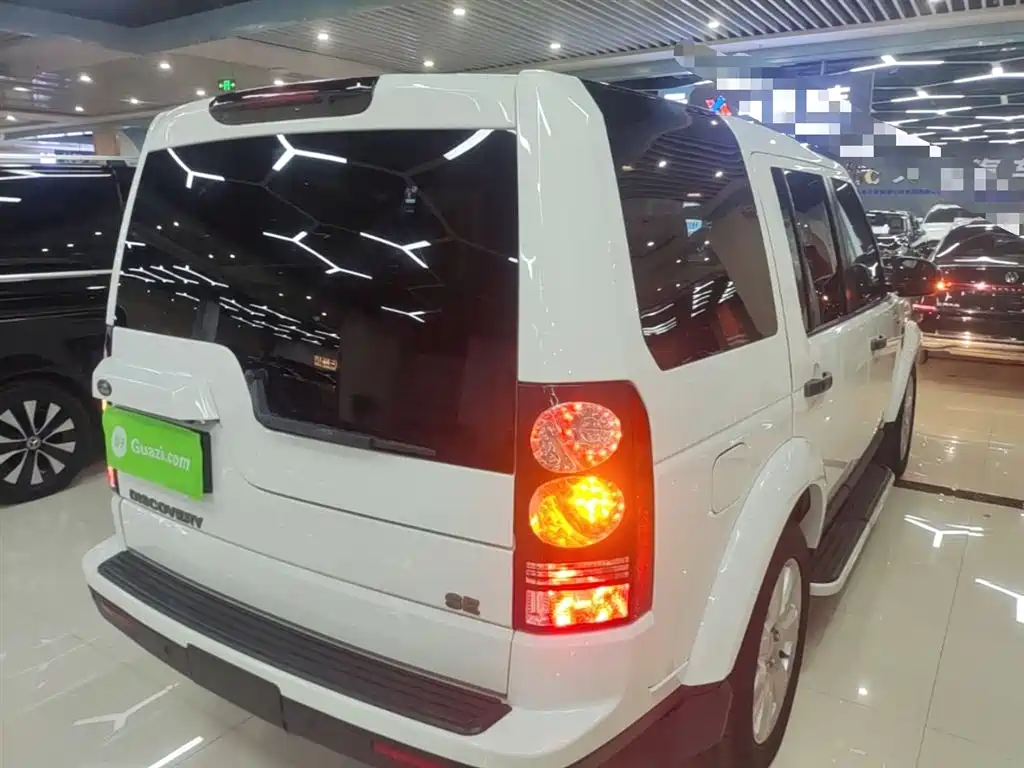 Land Rover Discovery 2015 3.0 SC V6 SE фото 7