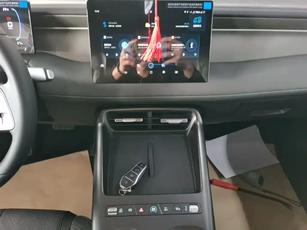 BYD Qin PLUS 2026 DM-i Smart Edition 128KM Progressive фото 13