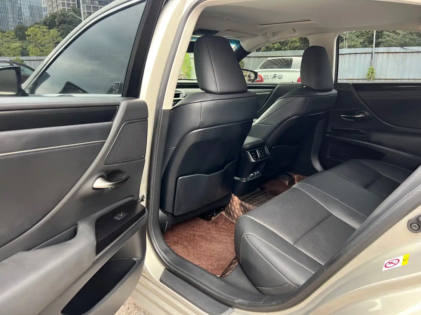 Lexus ES 2020 200 Excellence фото 12